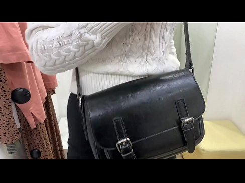 ❤️ ʻO ka masturbation lehulehu o FeralBerry ʻōpio me kahi dildo i loko o ka lumi kūpono ❤️ Fuck video ia makou ❌️❤